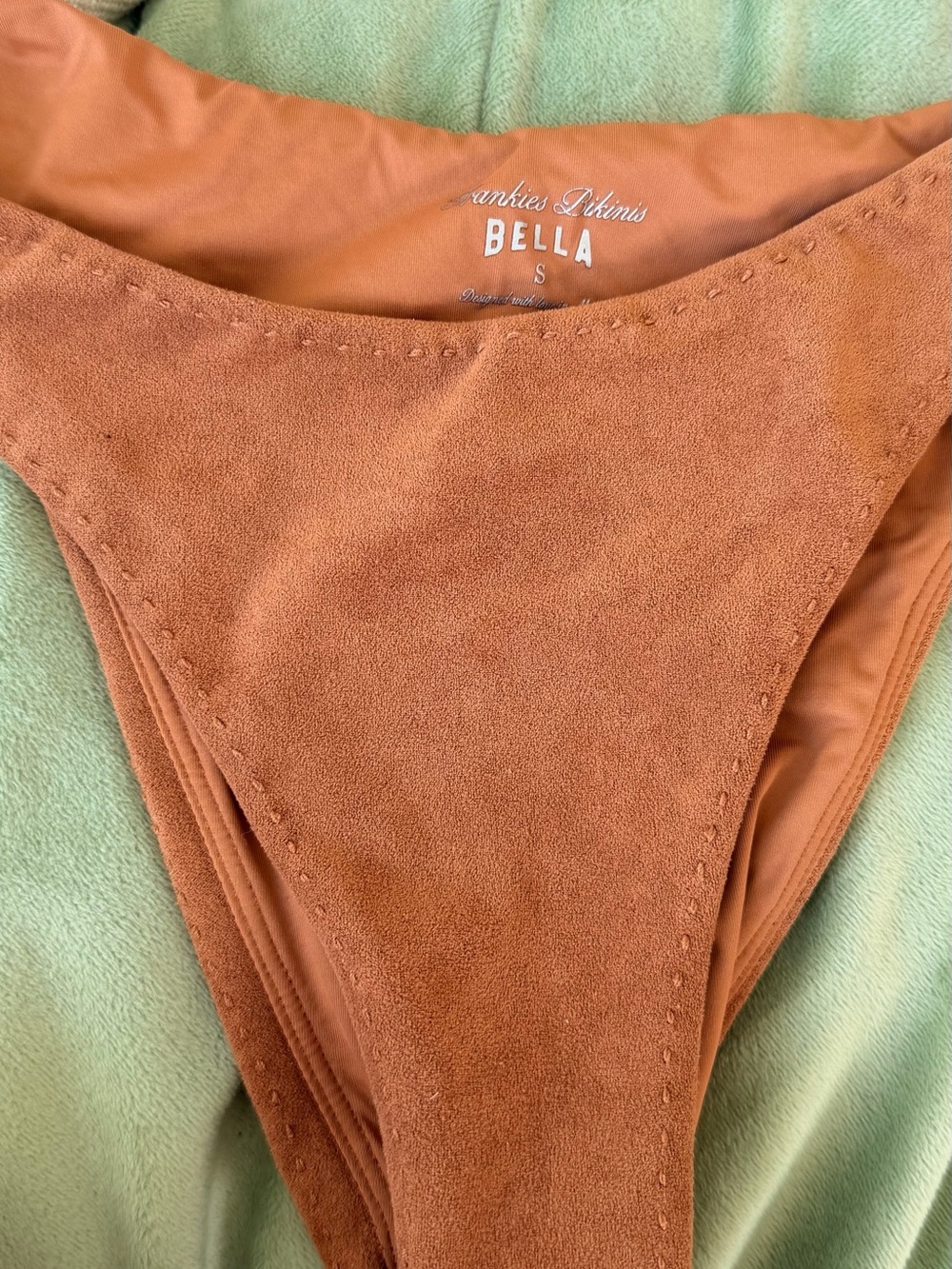 Frankie’s Bikinis x Bella Hadid Sun-kissed Suede - Picture 4 of 10